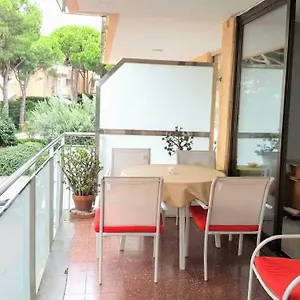 apartamento-a-150-metros-de-la-playa-en-la-fosca.topcostabravahotels.com/